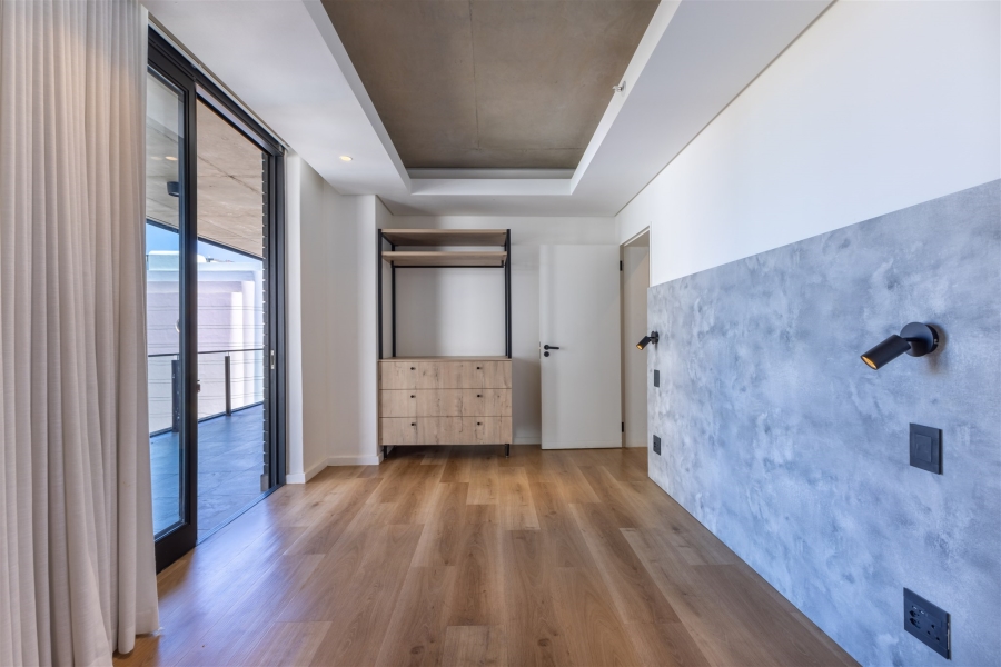 2 Bedroom Property for Sale in Sea Point Western Cape